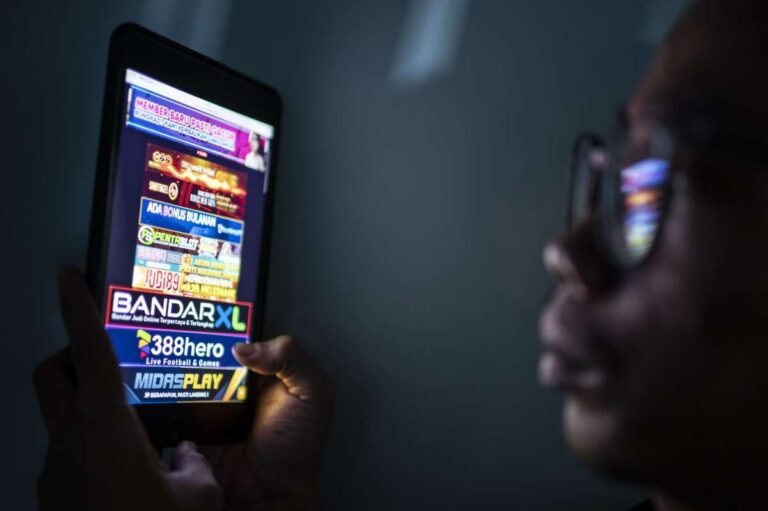 Waspadai Jebakan Judi Daring di Dunia Maya, Pemerintah Ajak Masyarakat Cerdas Digital