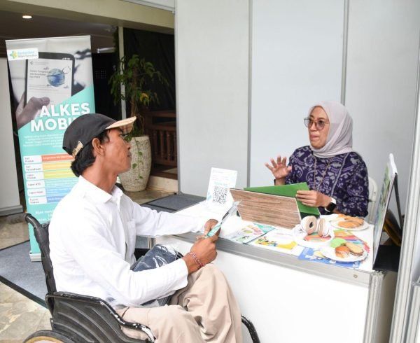 Akses Kesehatan Indonesia Merata Berkat Apotek Desa