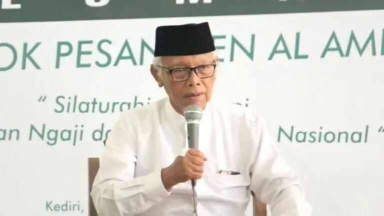 Ketum MUI KH Anwar Iskandar Ajak Masyarakat Tahan Diri dan Tidak Terprovokasi Memecah Belah Persatuan