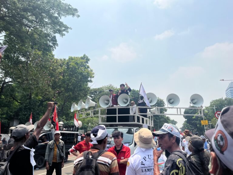 Petani Lampung Aksi di Istana, Desak Land Reform dan Hentikan Impor Tapioka