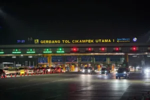 Pemerintah Berikan Diskon Tarif Tol dan Stimulus Transportasi Akhir Tahun Selama Libur Nataru
 