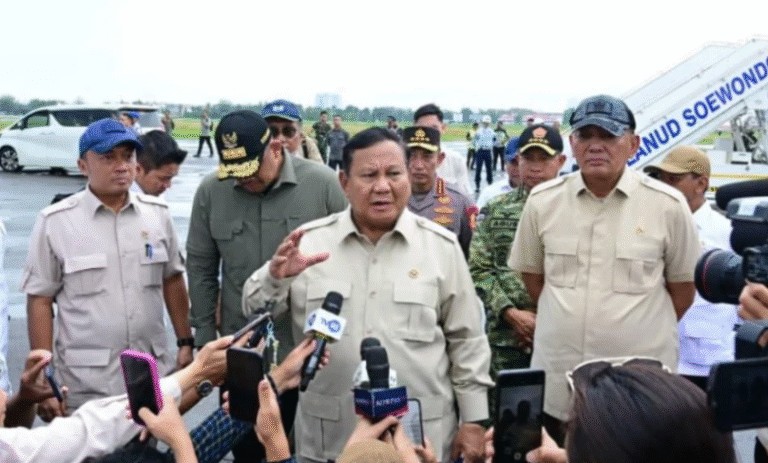 Presiden Prabowo Kembali Tegaskan Huntara Rampung dalam Sebulan untuk Korban Banjir Sumatera
