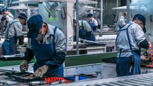 Pemerintah Bergerak Cepat Antisipasi PHK Massal di Sektor Industri