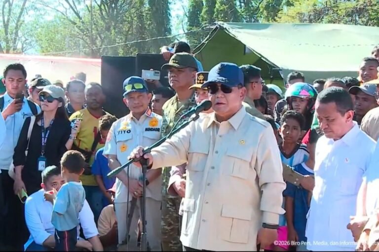 Kunjungi NTT Prabowo Pastikan Bantuan dan Penanganan Pascagempa Tepat Sasaran