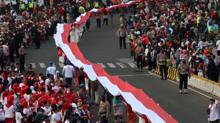 Kirab Merah Putih, Mahasiswa Teguhkan Semangat Persatuan dan Indonesia Damai
