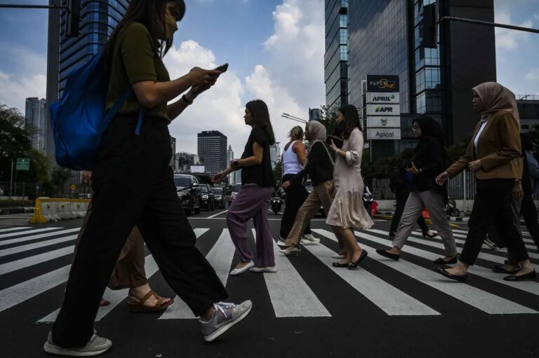 Sinergi Pusat dan Daerah, Kunci Indonesia Keluar dari Middle Income Trap