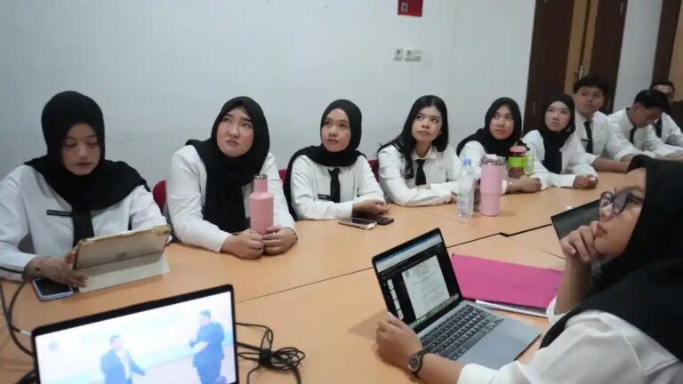 Magang Nasional Membuka Jalan Lulusan Baru Masuk Dunia Kerja