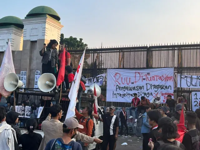Mengawal Keseriusan Mengusut Kasus Pascademo dan Bahaya Provokasi Digital